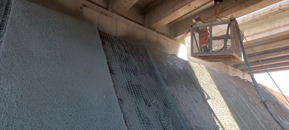 Concreto projetado sob pontes